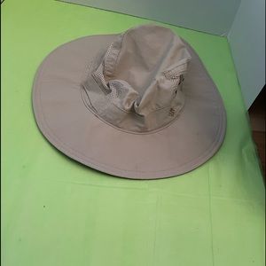 Columbia Bora Bora Booney II Hat. Fossil.